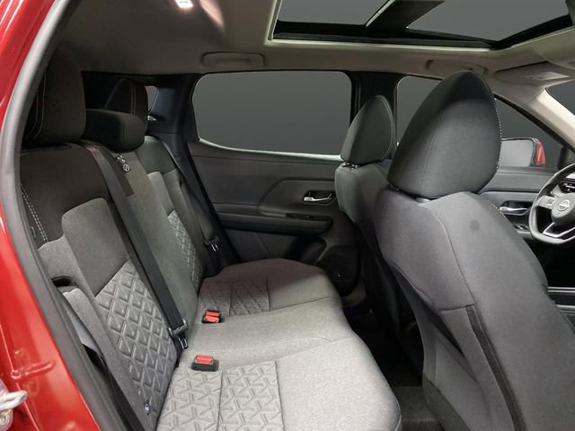 Used 2025 Nissan Kicks SV w/ SV Premium Package image 29