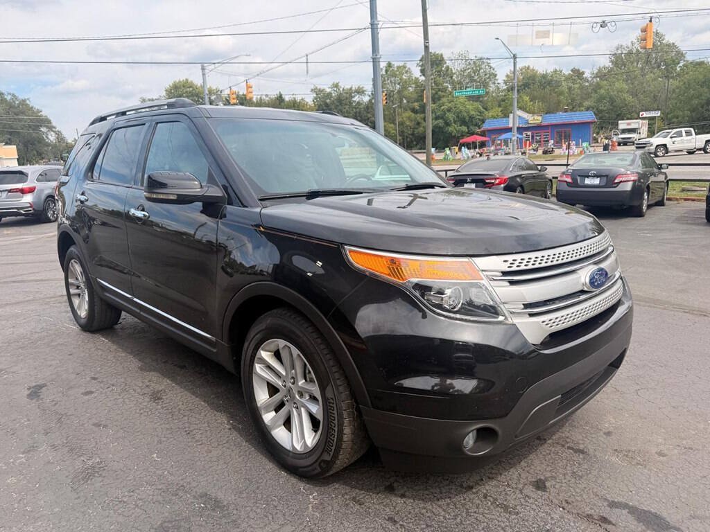Used 2011 Ford Explorer XLT w/ Class III Trailer Tow Pkg AWD/4WD image 3