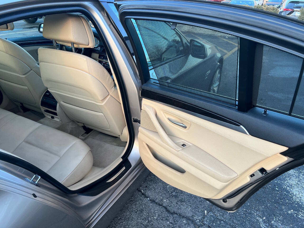 Used 2011 BMW 535i xDrive Sedan AWD/4WD image 22