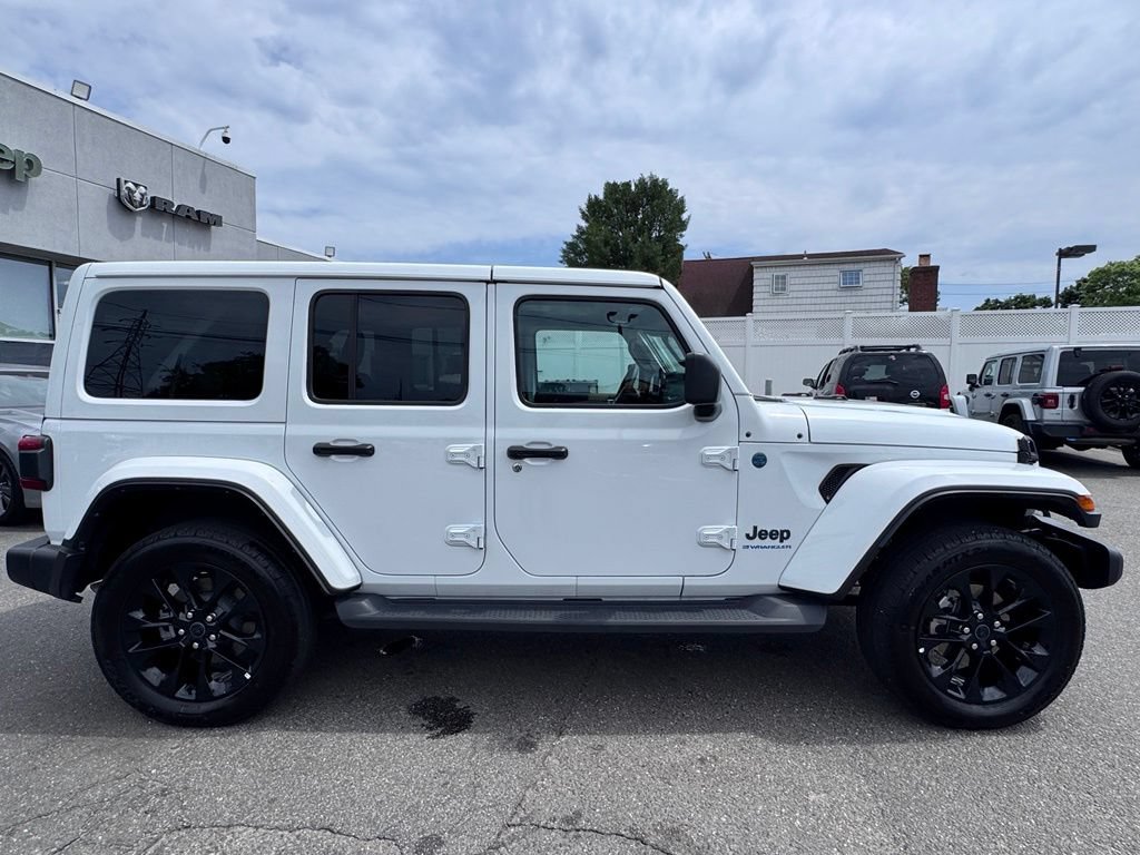 Certified 2025 Jeep Wrangler Unlimited Sahara AWD/4WD image 8