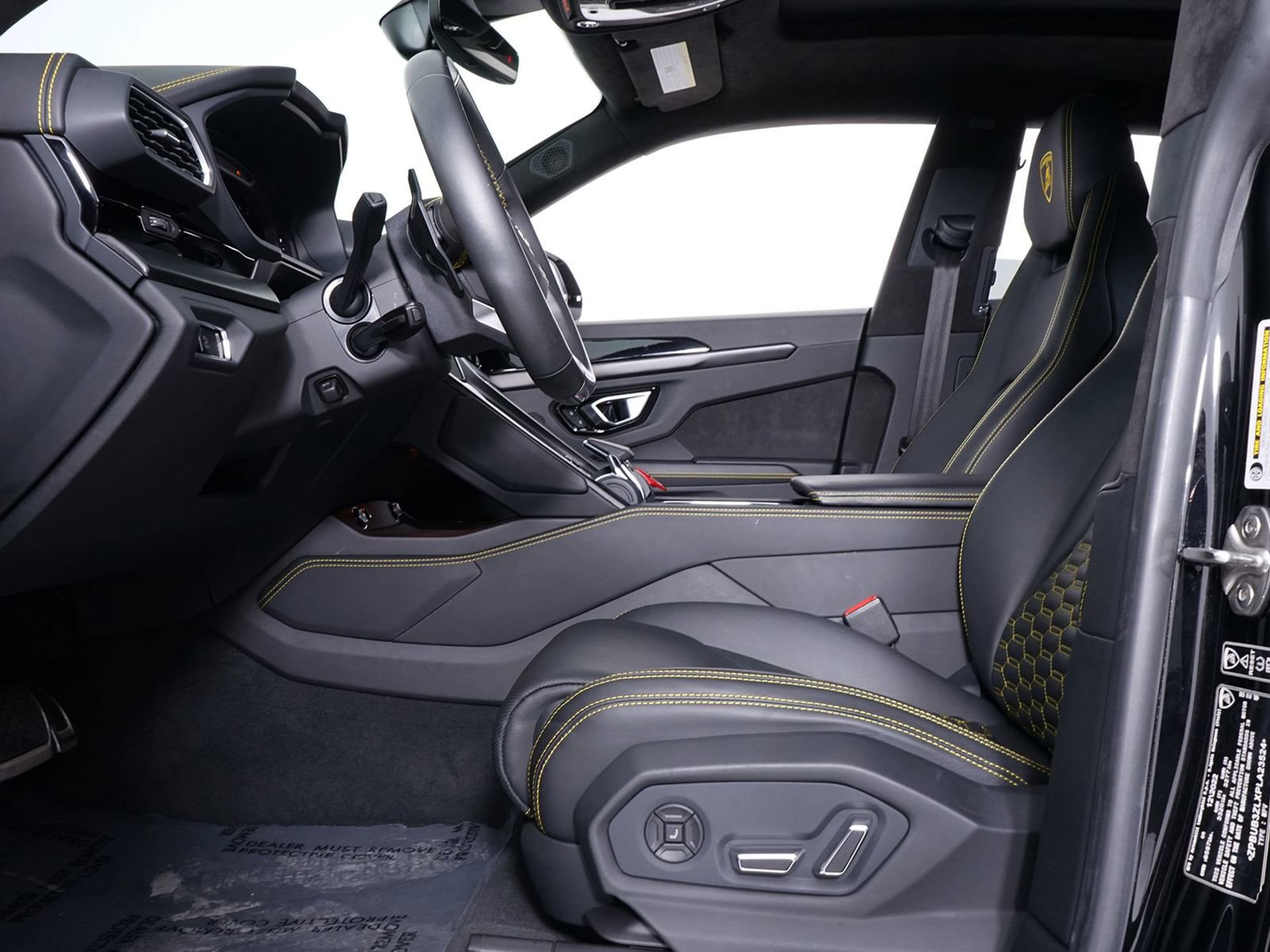 Used 2023 Lamborghini Urus S AWD/4WD image 25