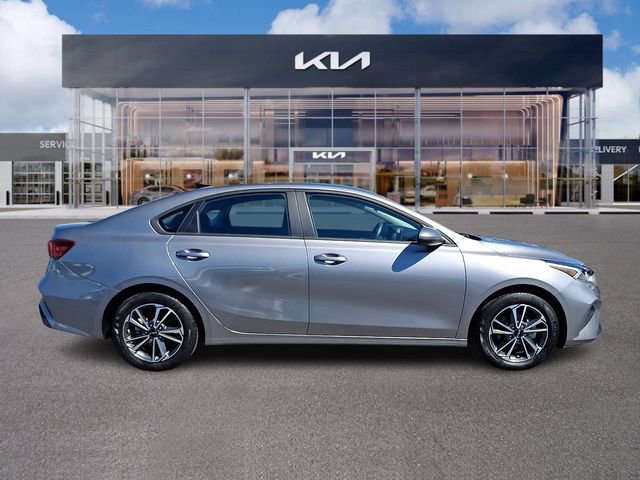 Used 2023 Kia Forte LXS image 7