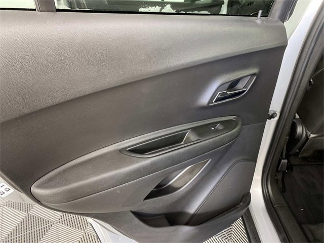 Used 2019 Chevrolet Trax LT w/ Redline Edition image 26