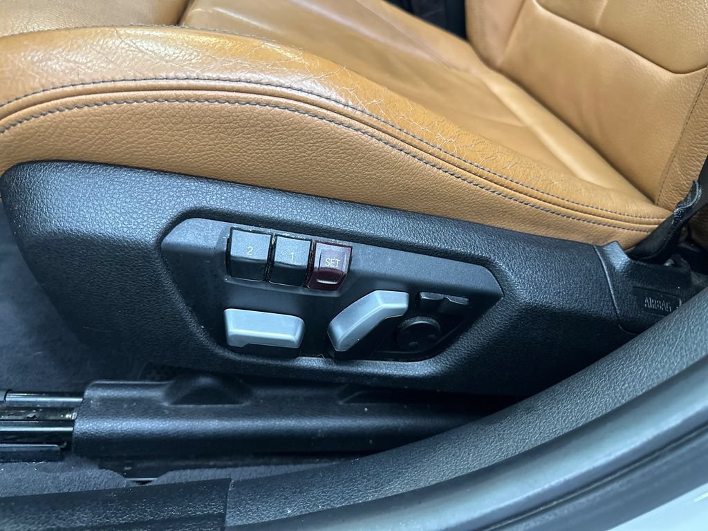 Used 2018 BMW 330i Sedan RWD image 10