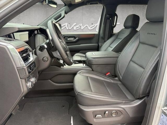 Used 2025 GMC Yukon XL Denali AWD/4WD image 19