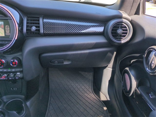 Used 2018 MINI Cooper S image 19