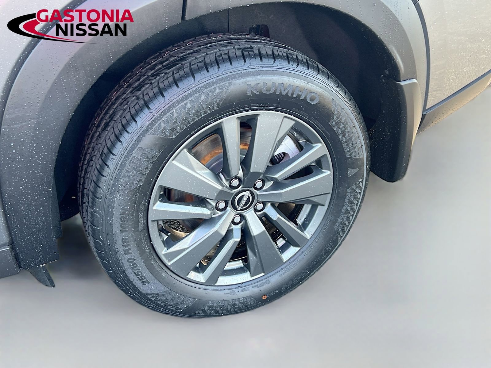 Used 2024 Nissan Pathfinder S image 40