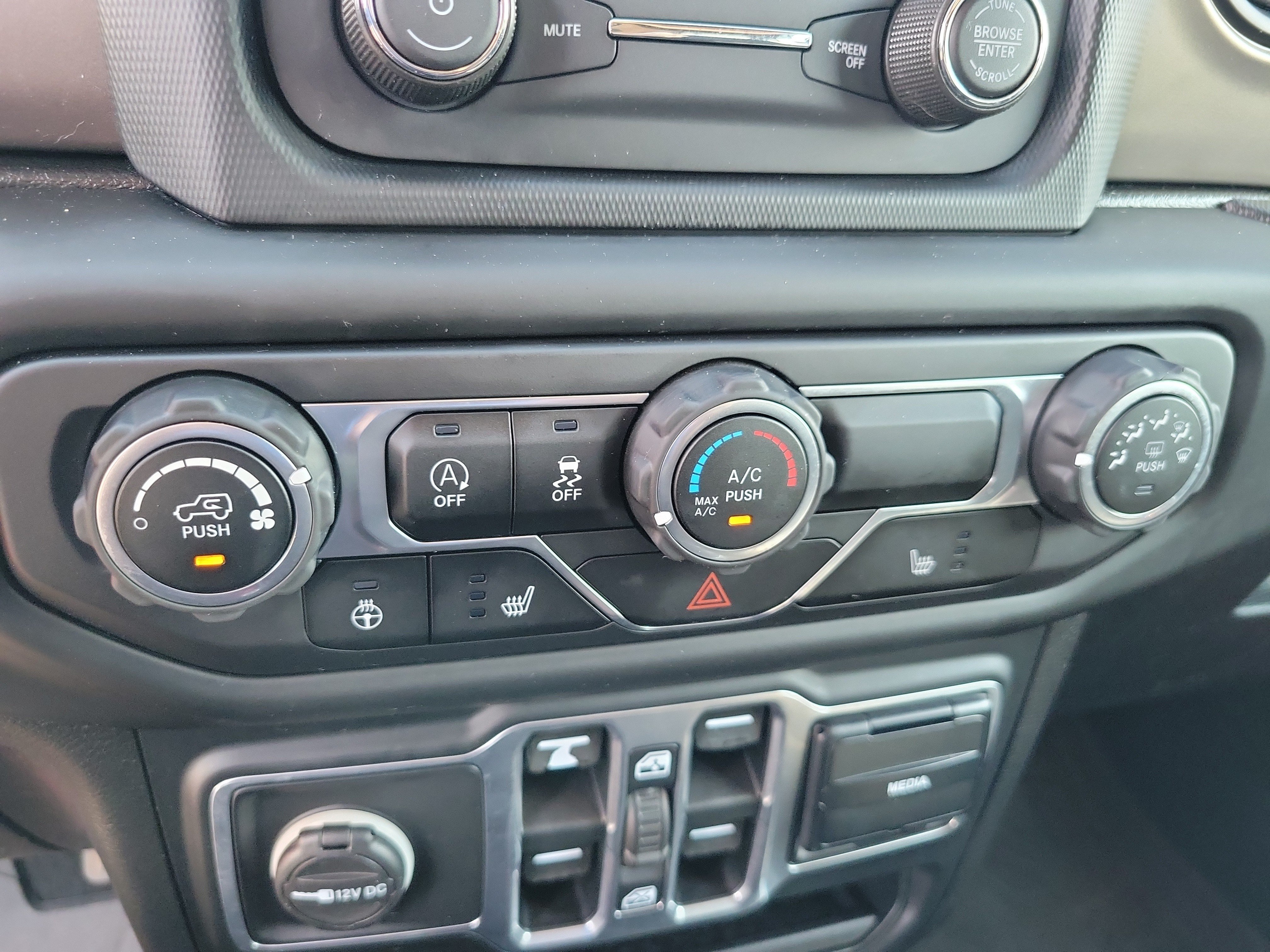 Used 2018 Jeep Wrangler Unlimited Sport S AWD/4WD image 17