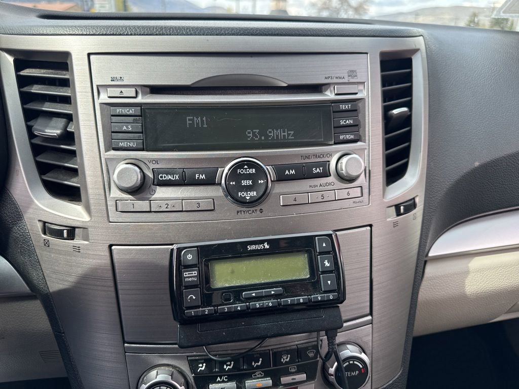 Used 2011 Subaru Outback 2.5i Premium AWD/4WD image 18