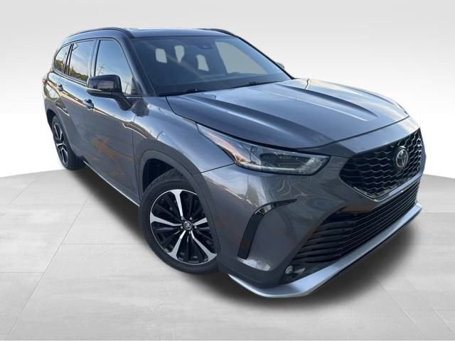 Used 2021 Toyota Highlander XSE image 18