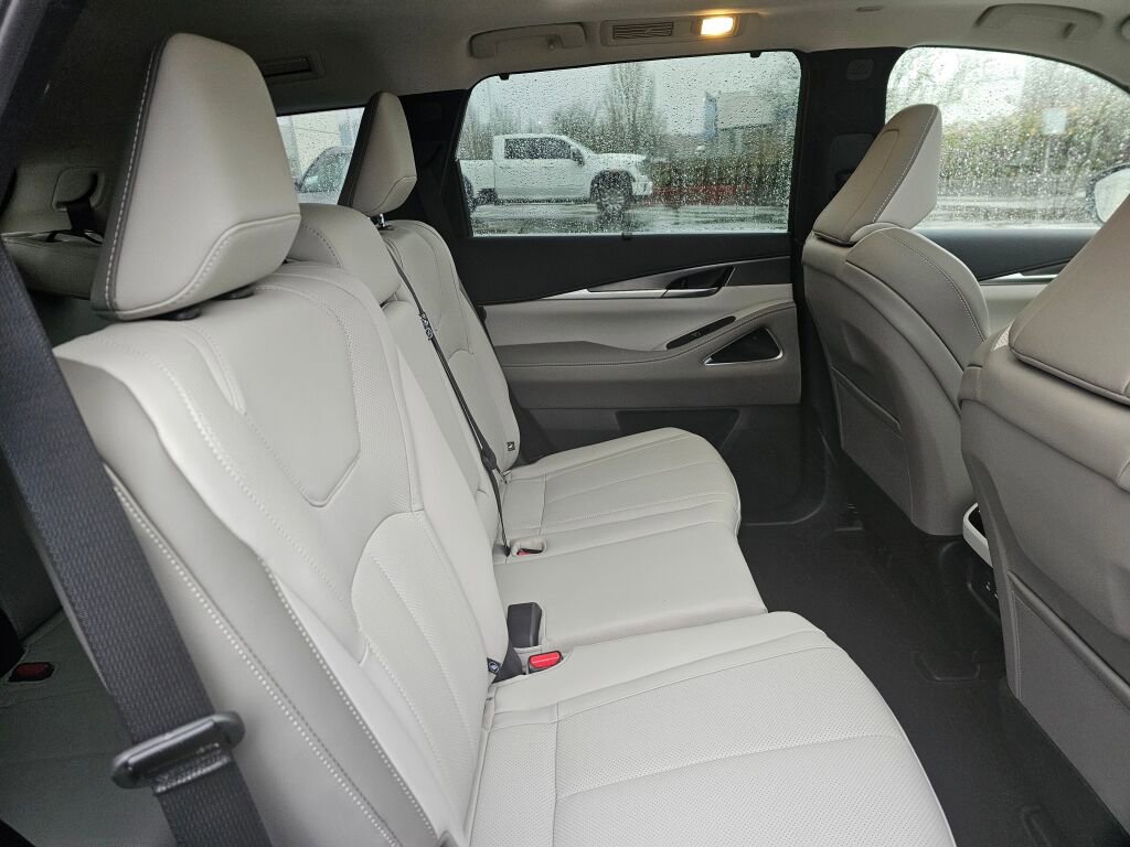 New 2026 INFINITI QX60 Luxe image 15