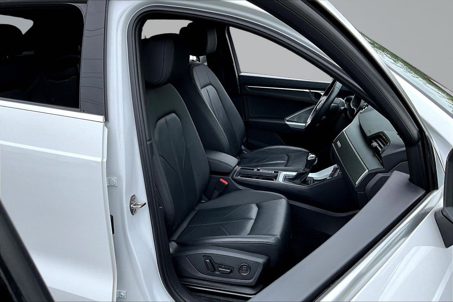 Used 2024 Audi Q3 2.0T Premium AWD/4WD image 27