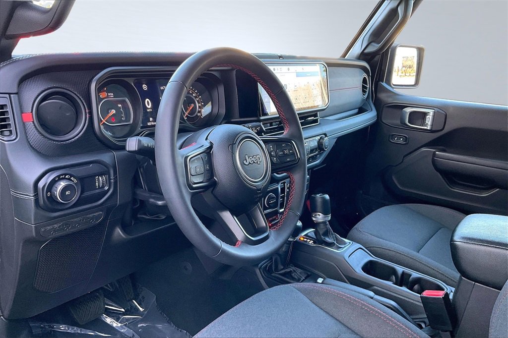 Used 2024 Jeep Wrangler Unlimited Rubicon image 14