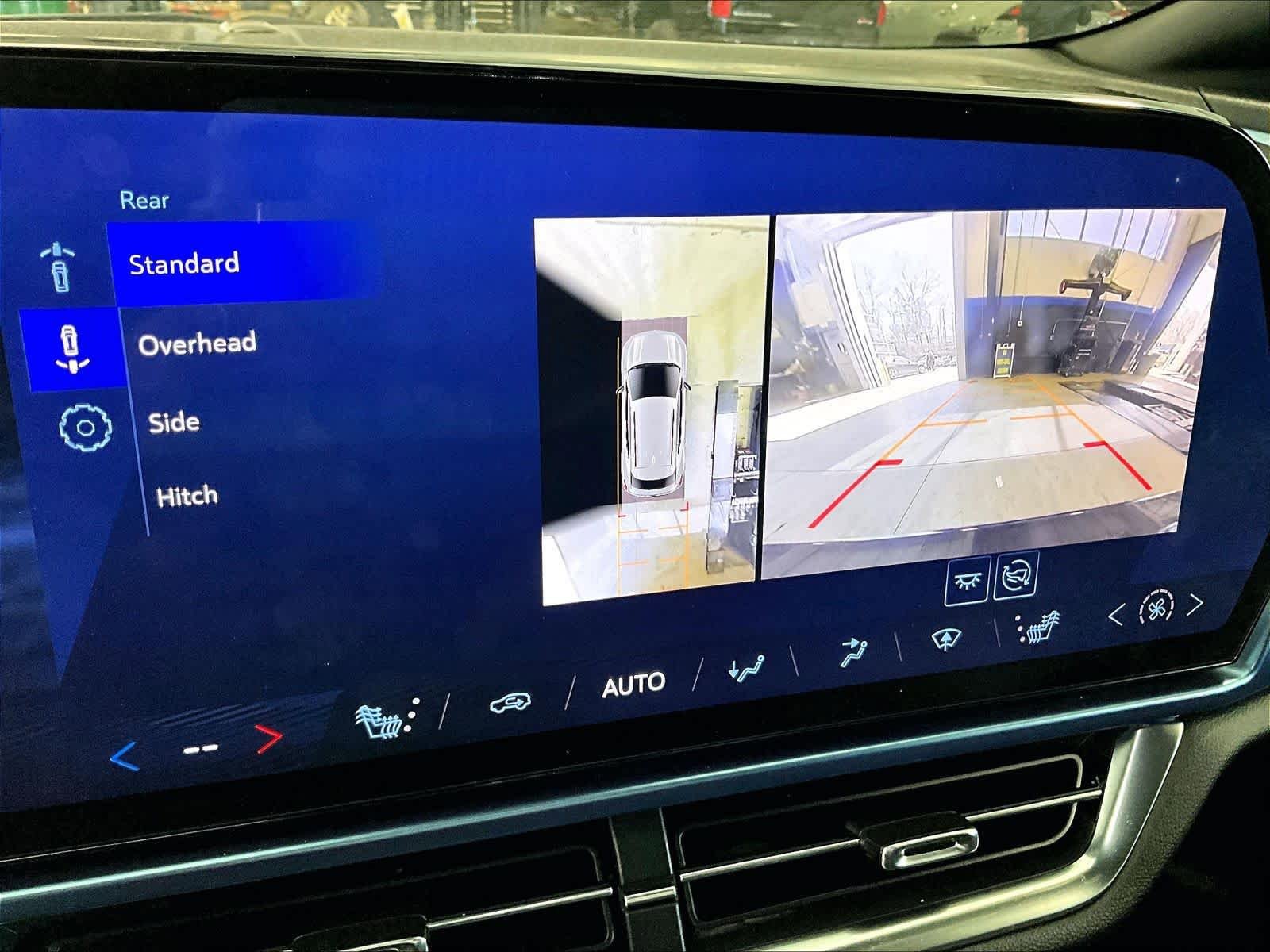 Used 2025 Chevrolet Equinox EV LT w/ Convenience Package FWD image 40