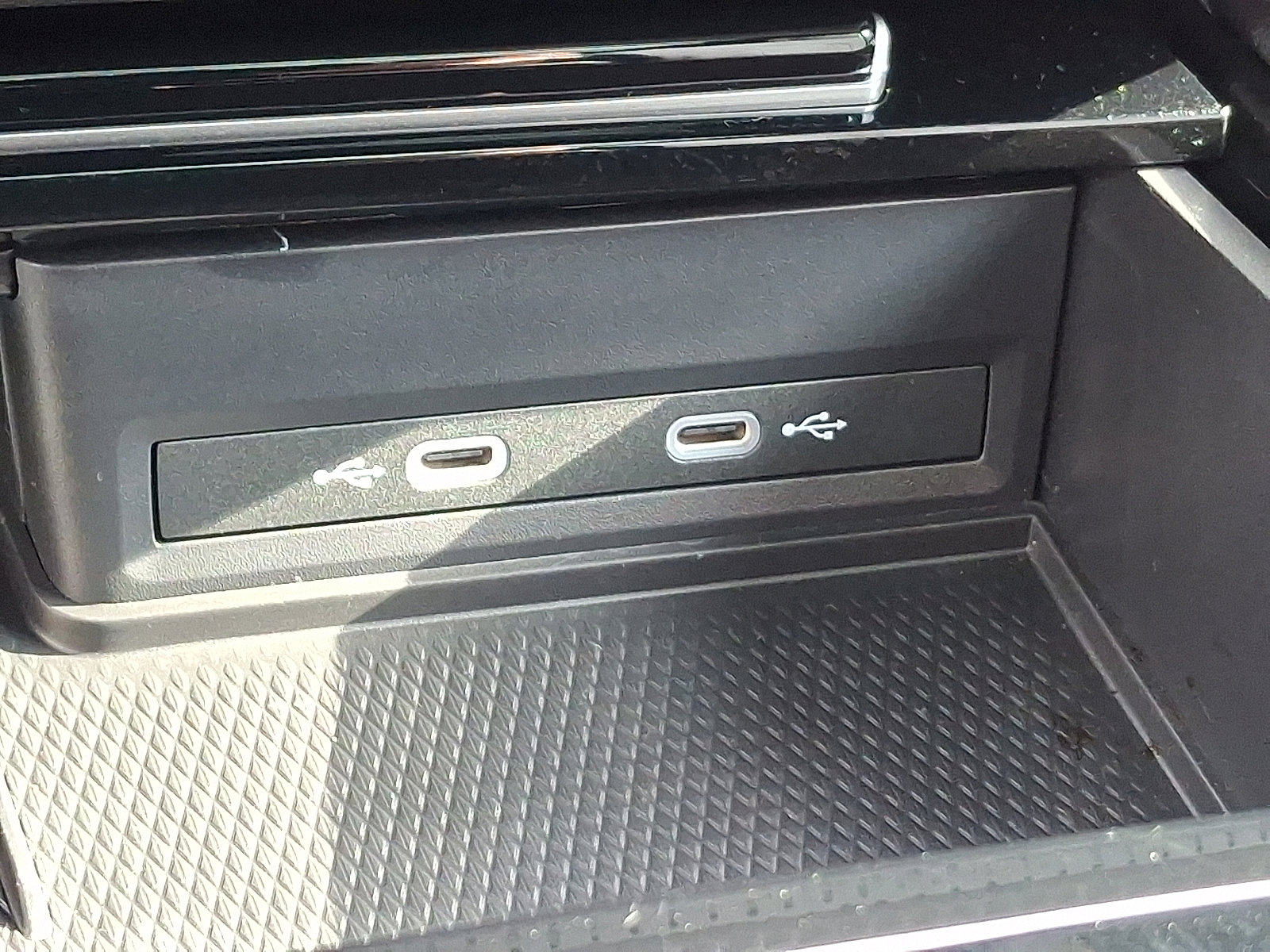 Used 2025 Volkswagen Atlas Cross Sport SEL Premium R-Line image 24