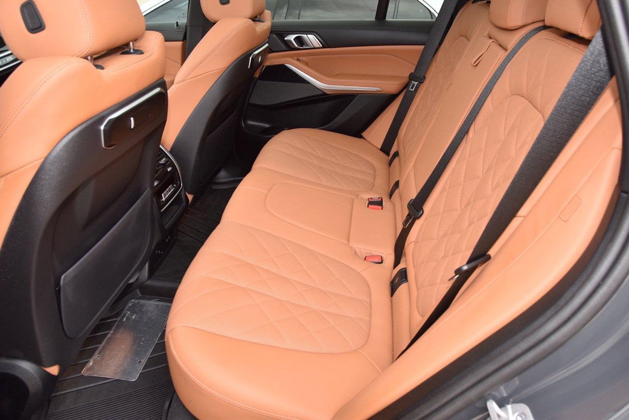 Used 2025 BMW X5 xDrive40i w/ M Sport Package AWD/4WD image 11