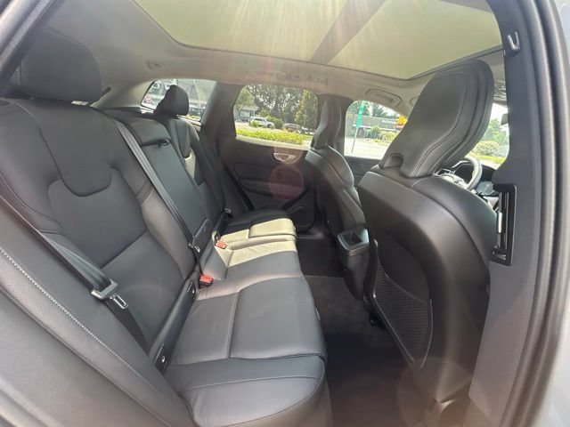 Certified 2024 Volvo XC60 B5 Plus AWD/4WD image 13