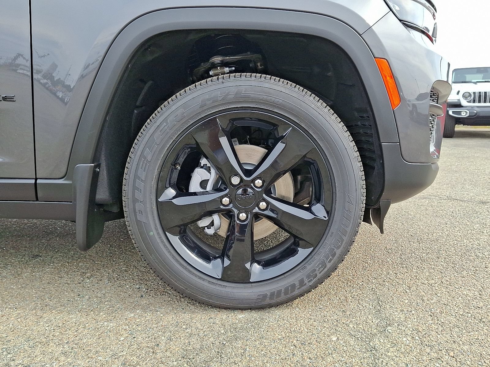New 2025 Jeep Grand Cherokee Altitude AWD/4WD image 5