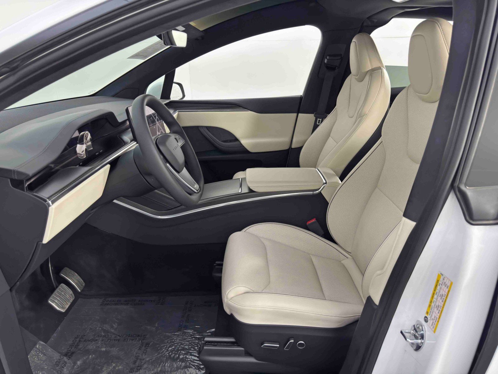 Used 2022 Tesla Model X Plaid image 16