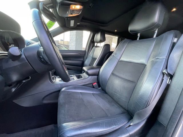 Used 2019 Jeep Grand Cherokee Altitude image 12