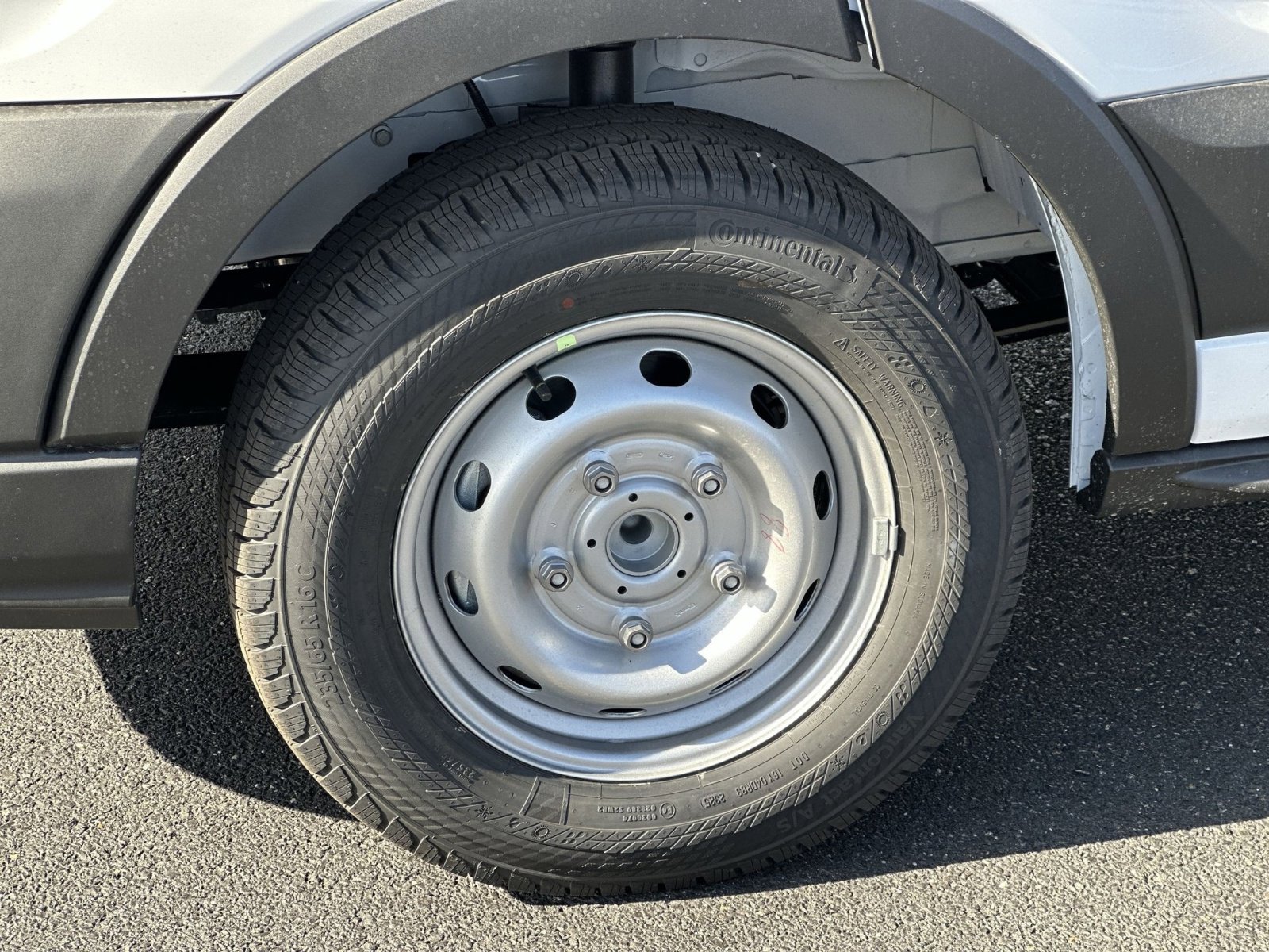 New 2026 Ford Transit 250 148 Medium Roof w/ Load Area Protection Package image 12