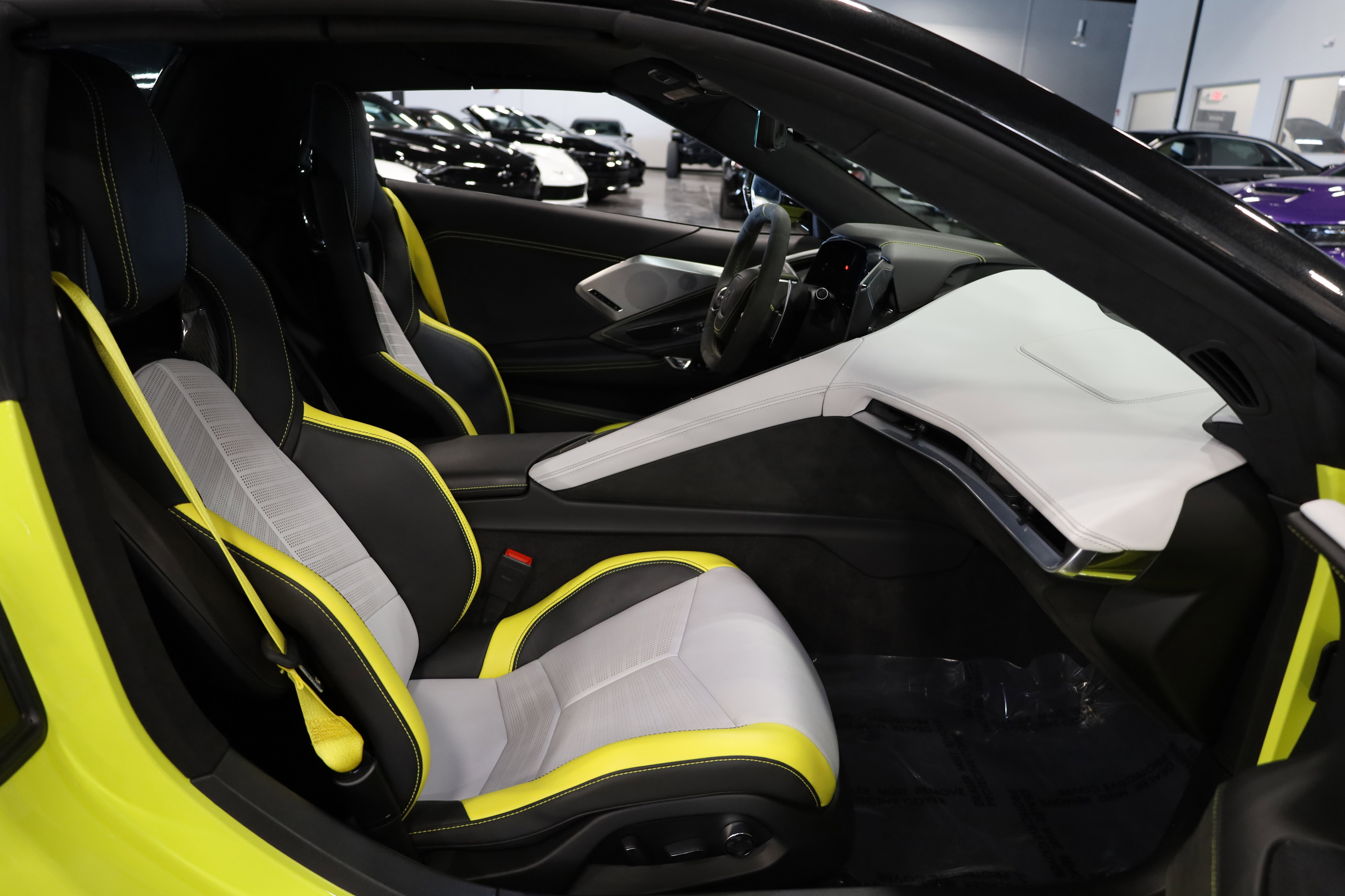 Used 2022 Chevrolet Corvette Stingray Premium Conv w/ Z51 Performance Package image 40