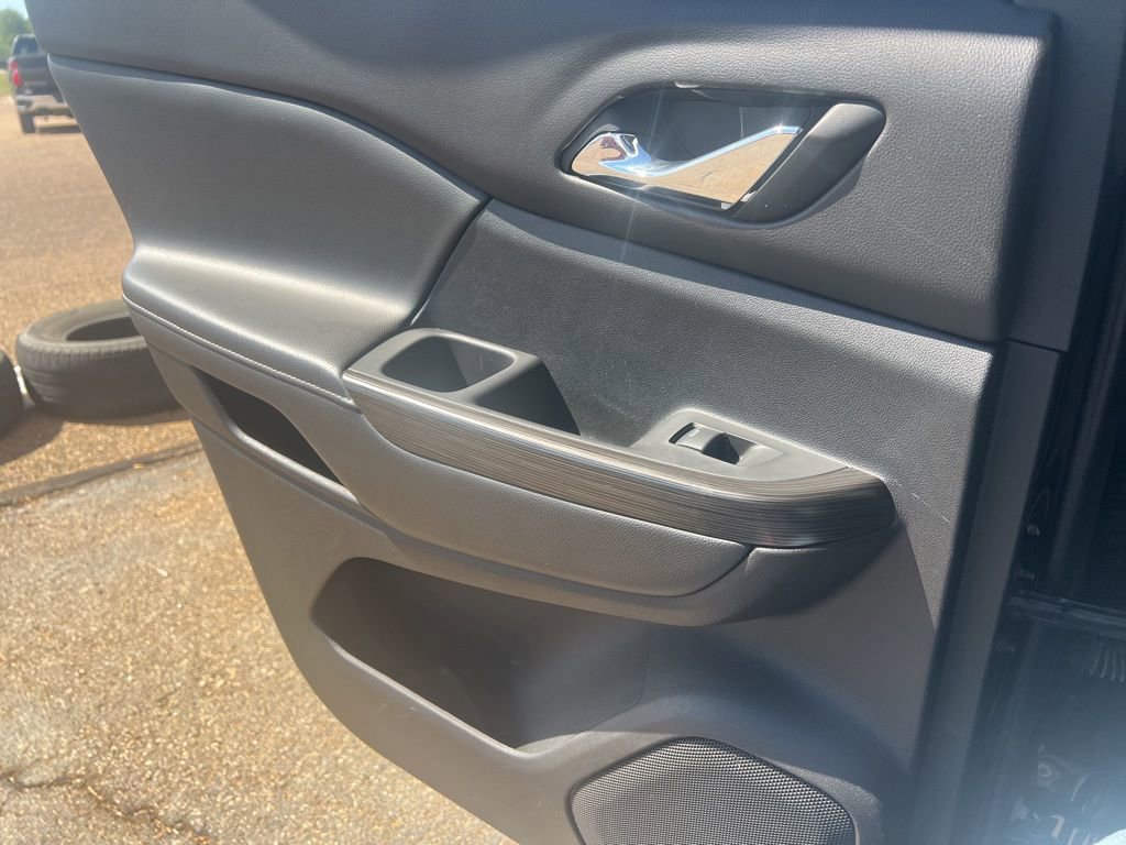 Used 2023 GMC Acadia SLT image 23