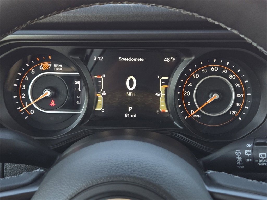 Used 2025 Jeep Wrangler Unlimited Rubicon w/ Technology Group image 18