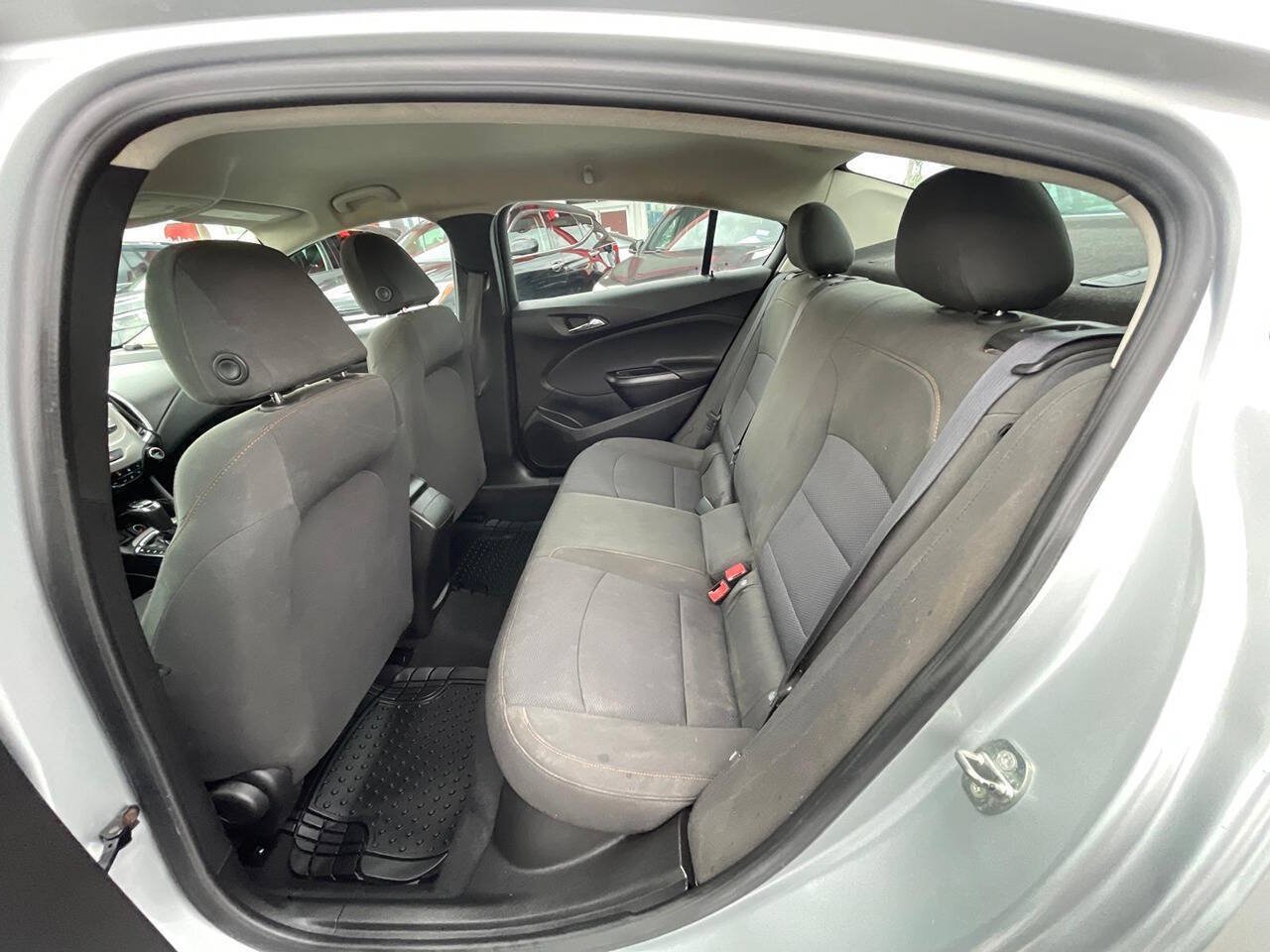 Used 2018 Chevrolet Cruze LS FWD image 8