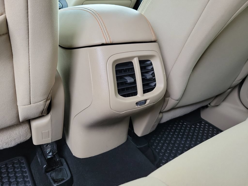 Used 2020 Jeep Cherokee Latitude w/ Cold Weather Group AWD/4WD image 14
