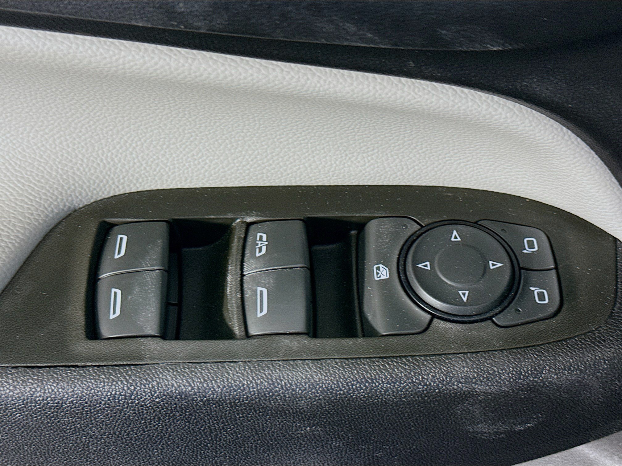 Used 2024 Chevrolet Equinox LS w/ LS Convenience Package FWD image 24