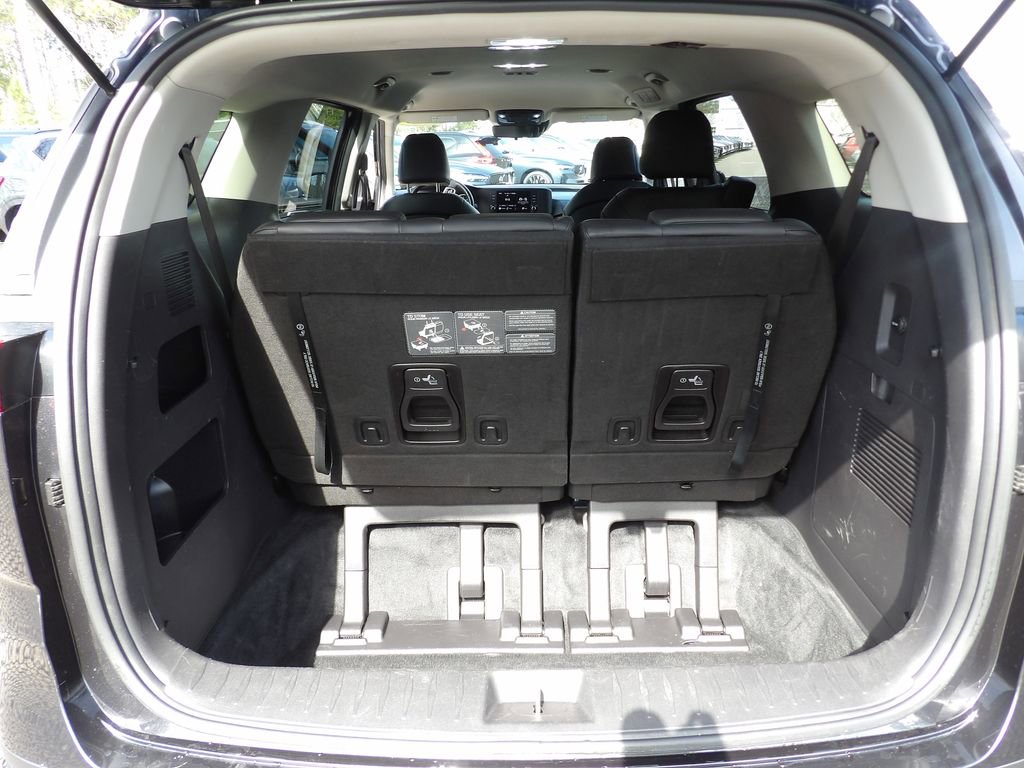 Used 2022 Kia Carnival LX FWD image 23