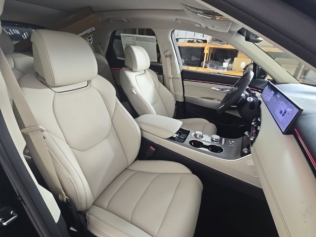New 2027 Genesis GV70 2.5T Select AWD/4WD image 34