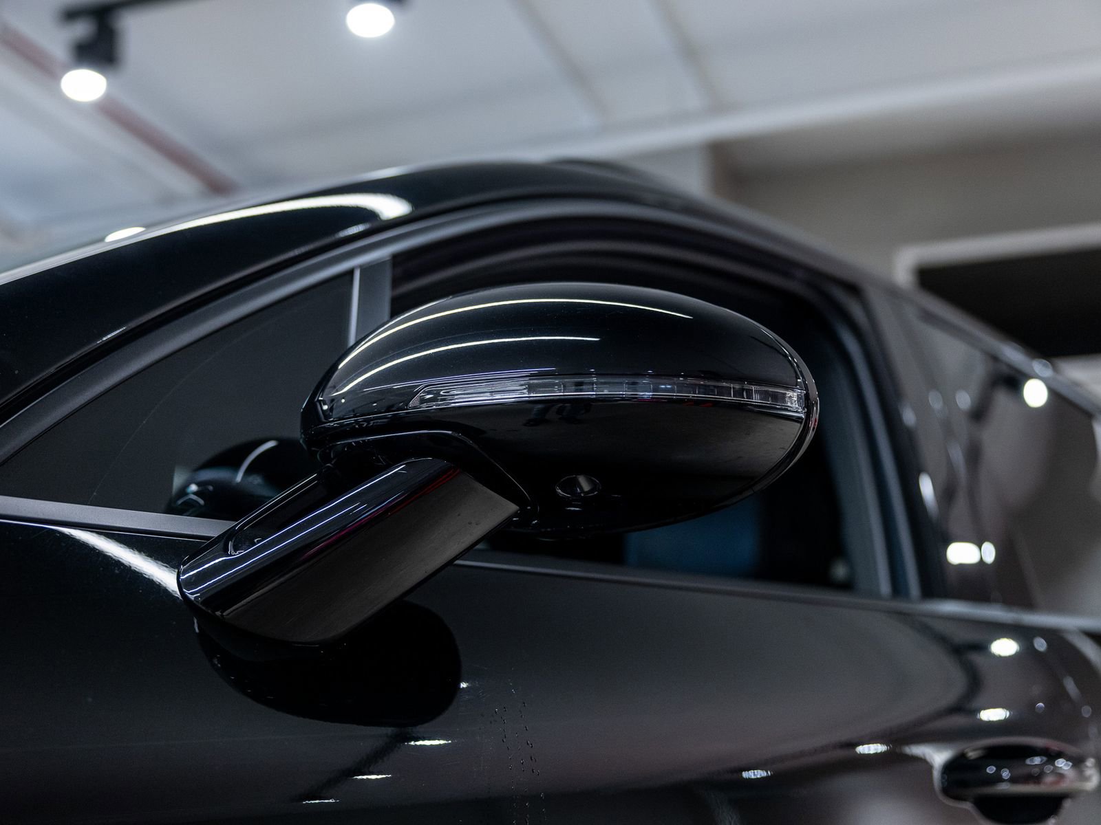 Certified 2023 Porsche Macan AWD/4WD image 21