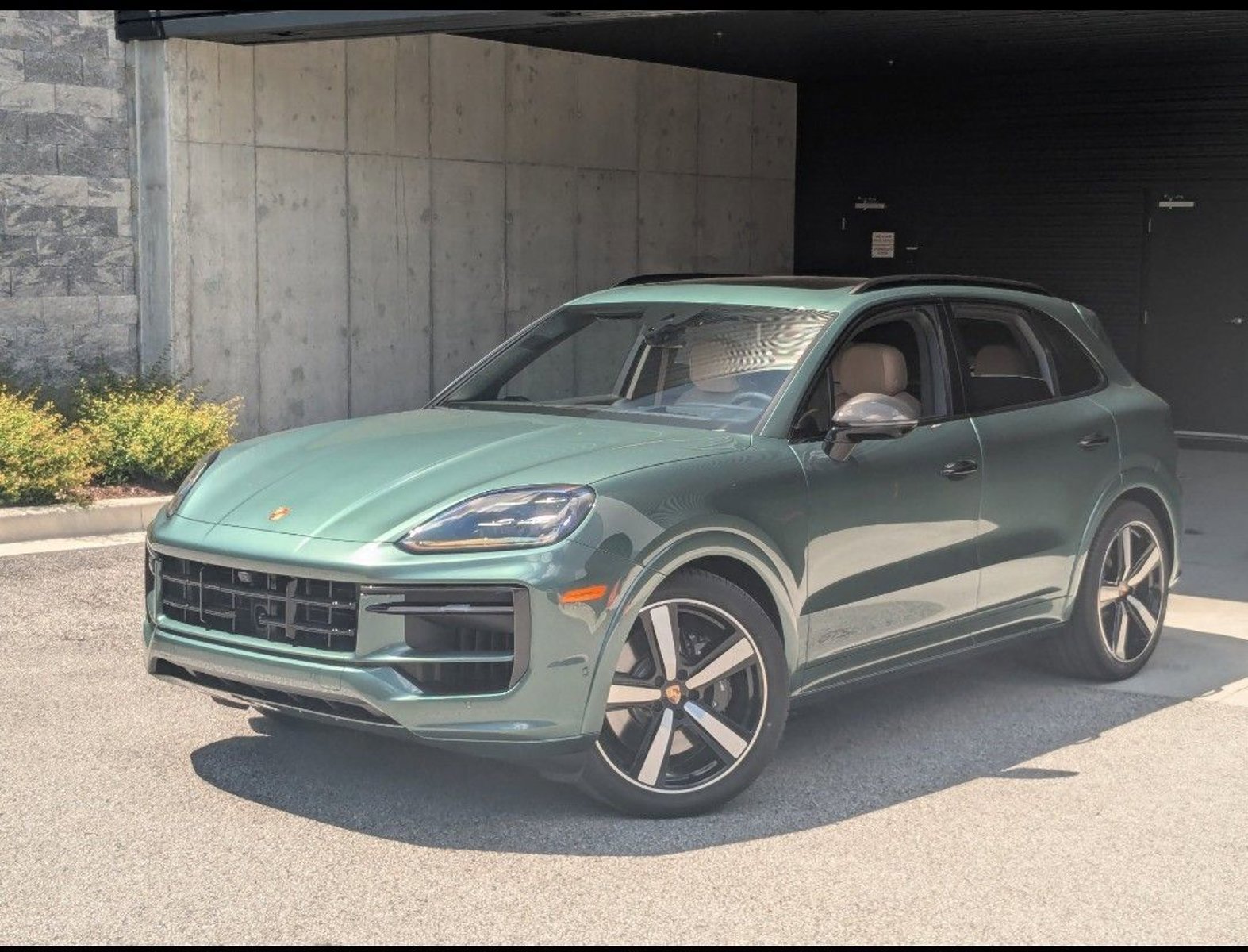 New 2025 Porsche Cayenne GTS