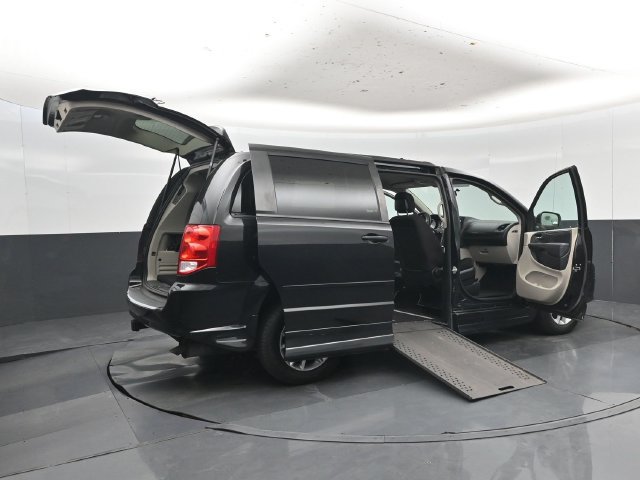 Used 2014 Dodge Grand Caravan SXT FWD image 55