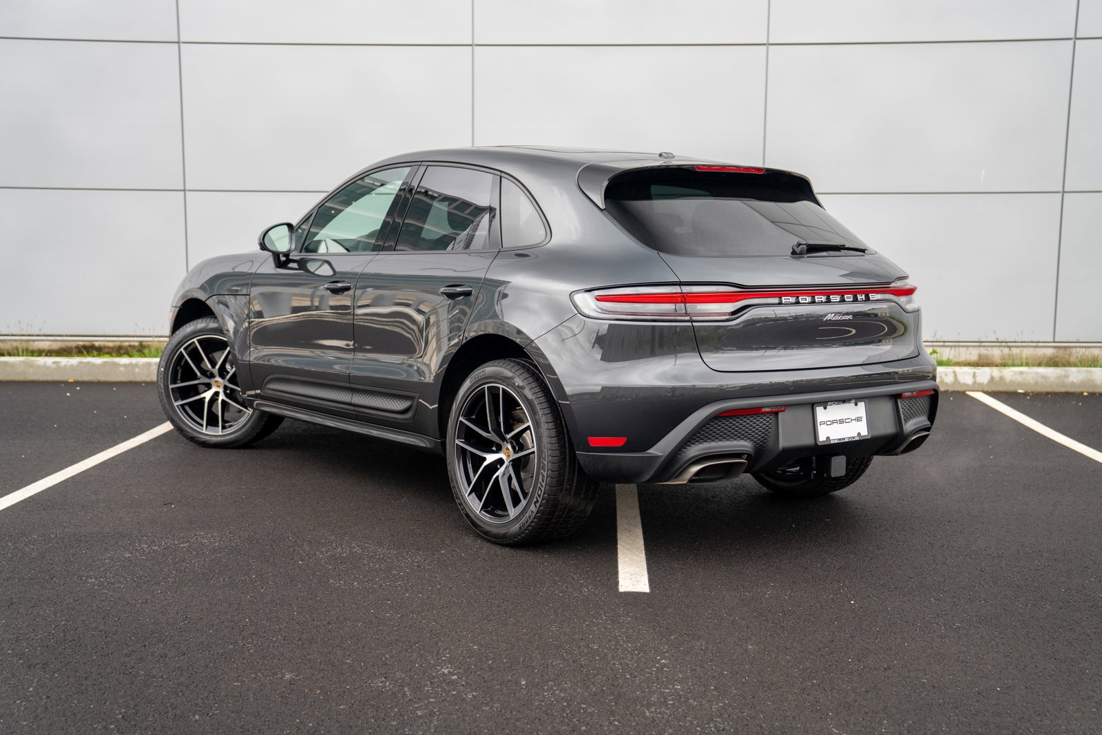 New 2026 Porsche Macan AWD/4WD image 3