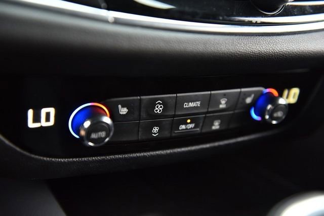Used 2019 Buick Enclave Essence FWD image 16