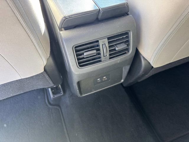 Used 2023 Nissan Rogue SV image 16