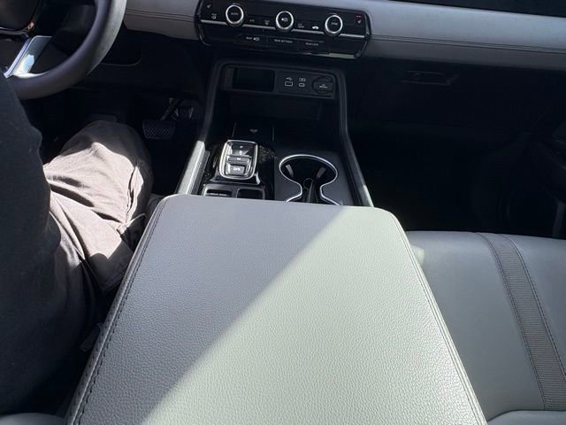 Used 2024 Honda Pilot Touring image 20