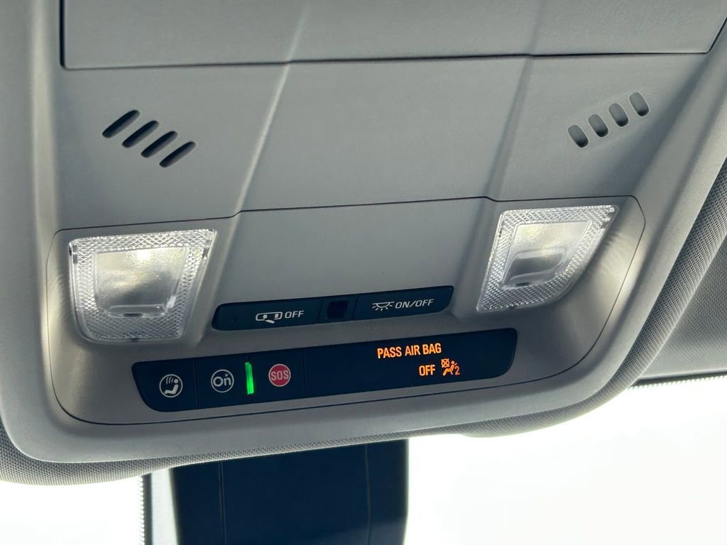 Used 2024 GMC Terrain SLE w/ Driver Convenience Package image 18