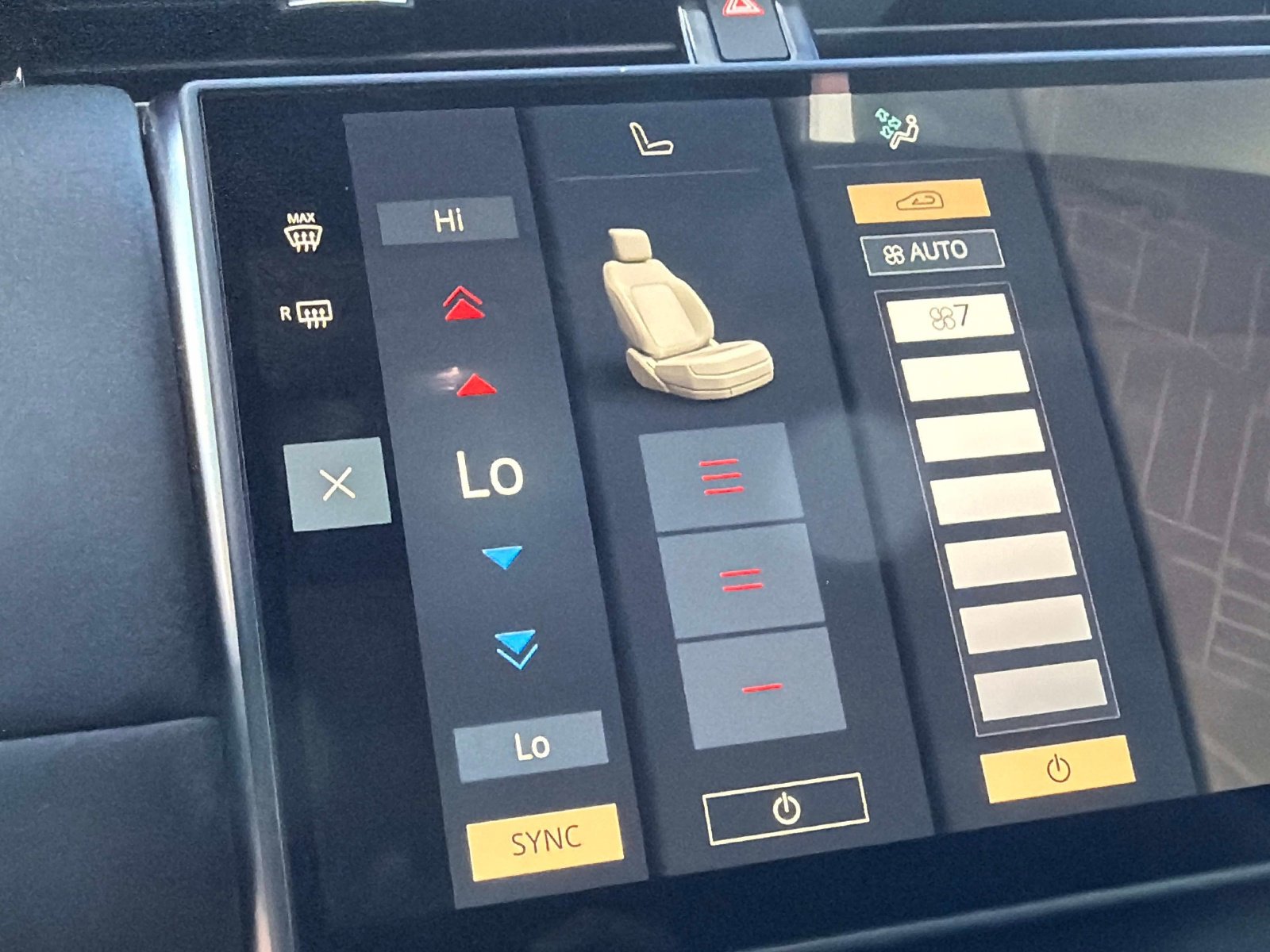 Used 2025 Land Rover Discovery Sport S image 44