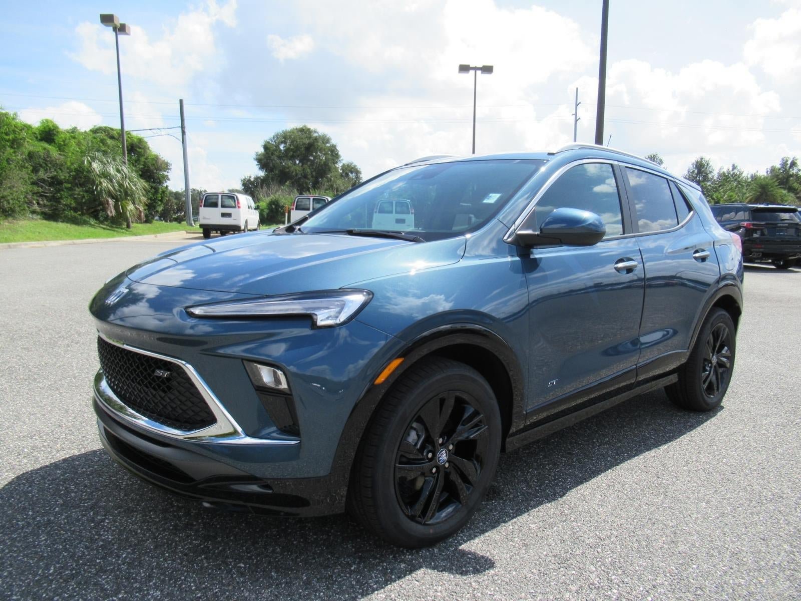 New 2026 Buick Encore GX Sport Touring w/ Comfort Package FWD image 3