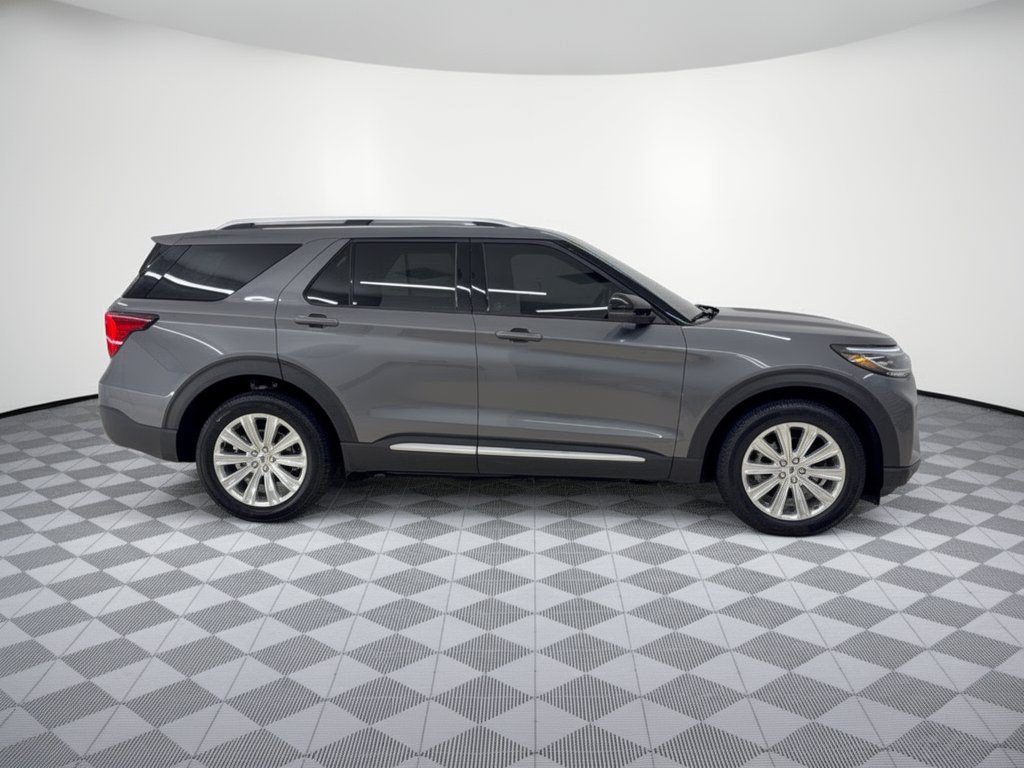 Used 2025 Ford Explorer Platinum w/ LUX Leather Package AWD/4WD image 8