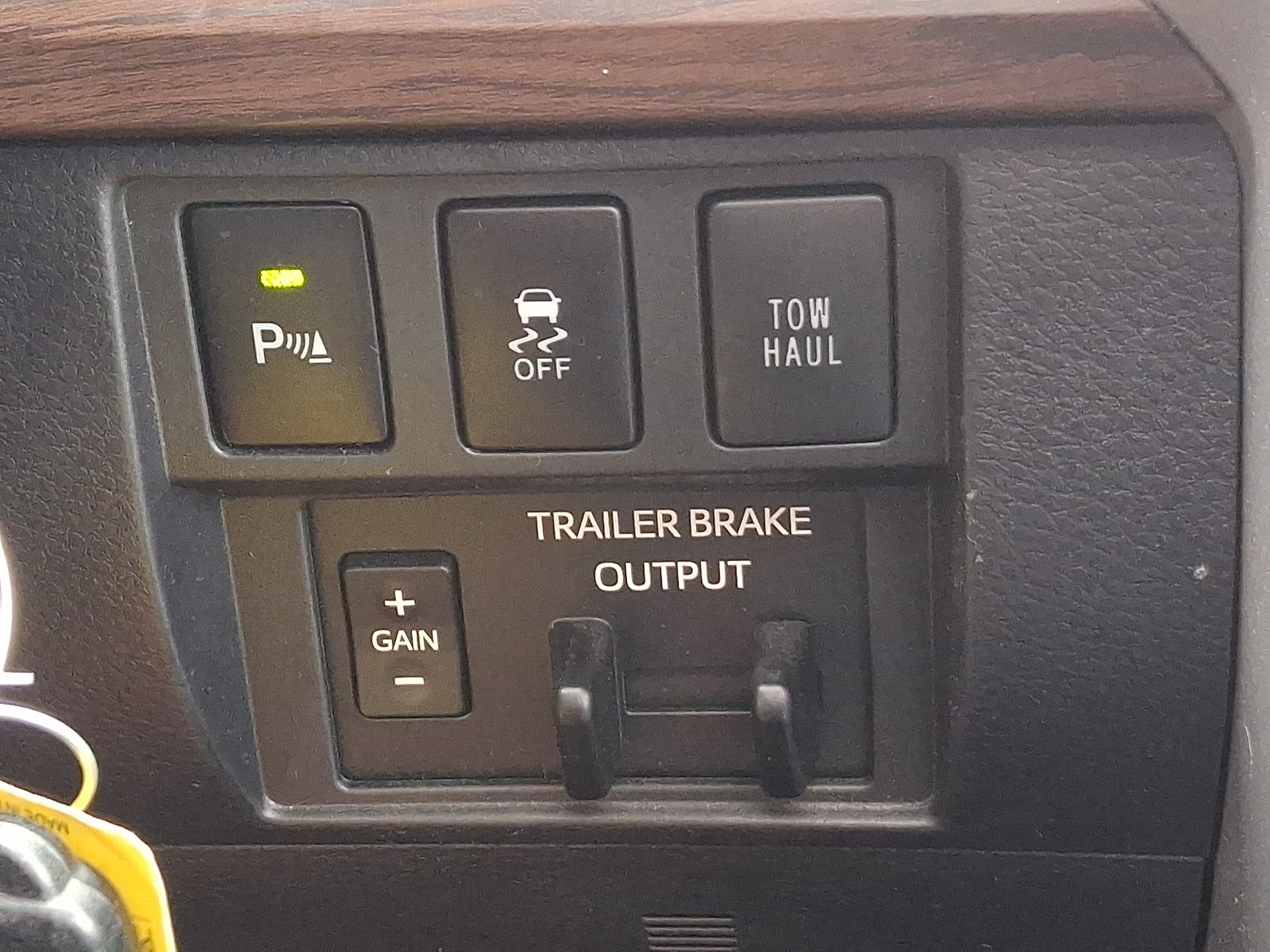 Used 2018 Toyota Tundra Limited w/ Limited Premium Package AWD/4WD image 22
