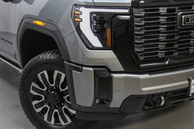 New 2026 GMC Sierra 2500 Denali Ultimate w/ LPO, Black Badging Package AWD/4WD image 2
