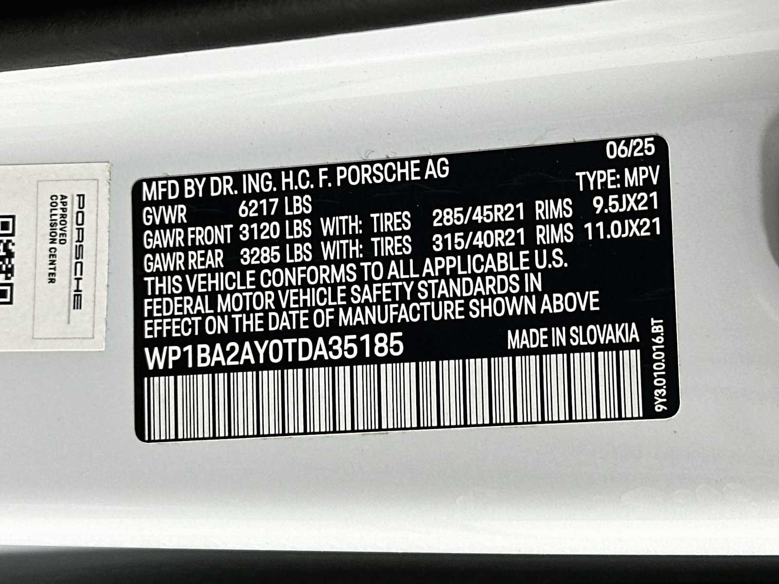 Certified 2026 Porsche Cayenne Coupe AWD/4WD image 33
