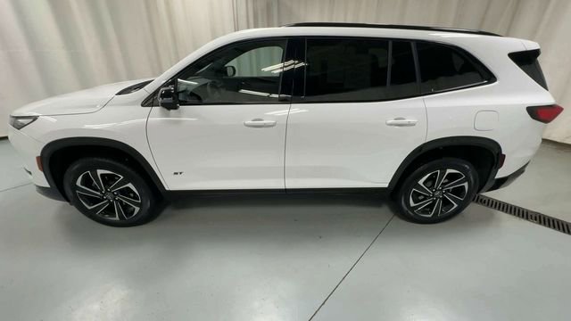 Used 2025 Buick Enclave Sport Touring image 5