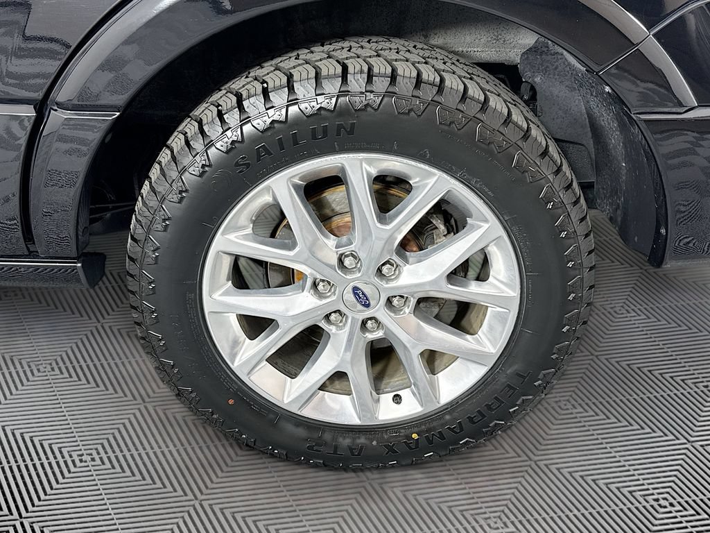 Used 2016 Ford Expedition Limited w/ Equipment Group 301A AWD/4WD image 35