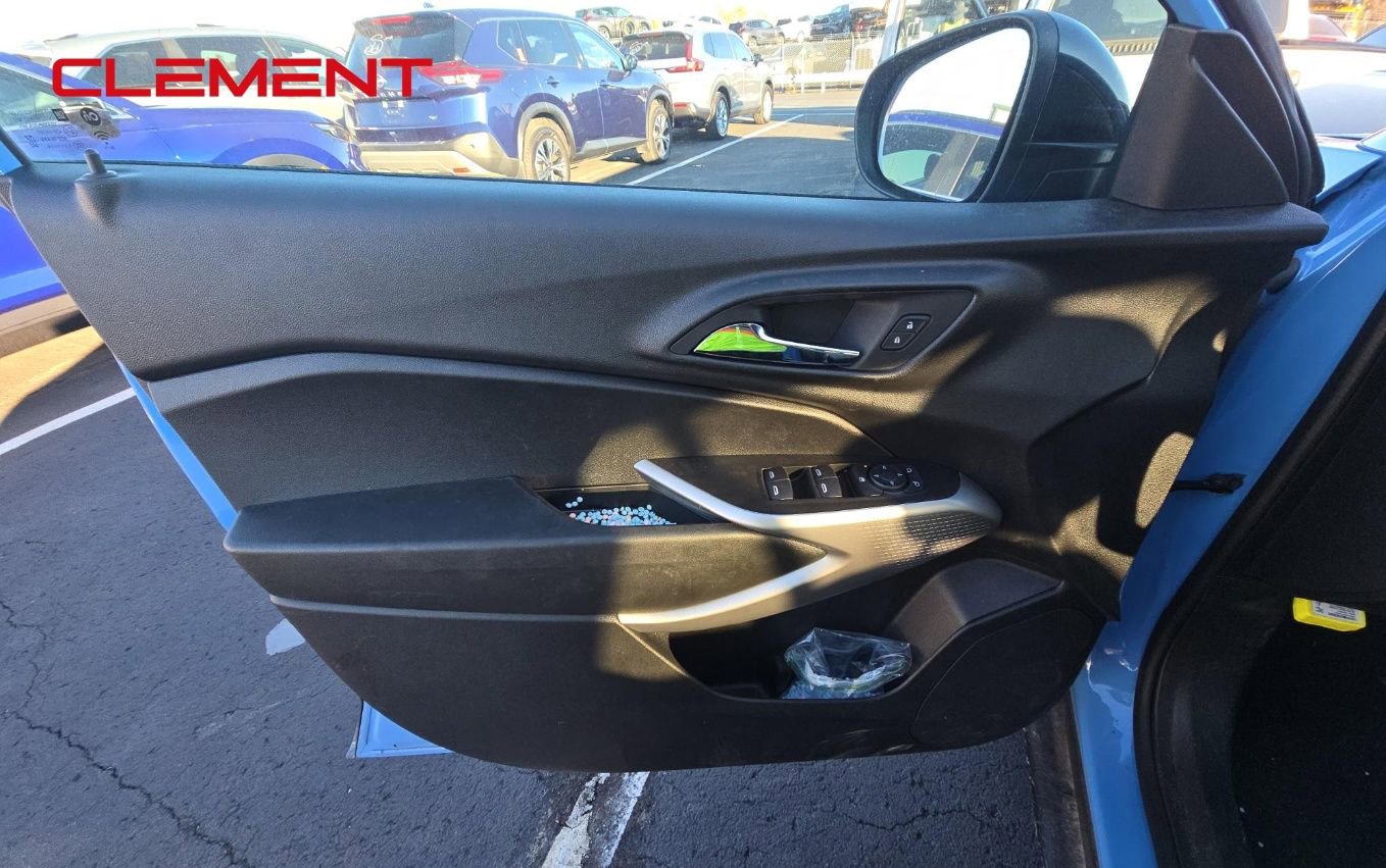 Used 2024 Chevrolet Trax RS image 8